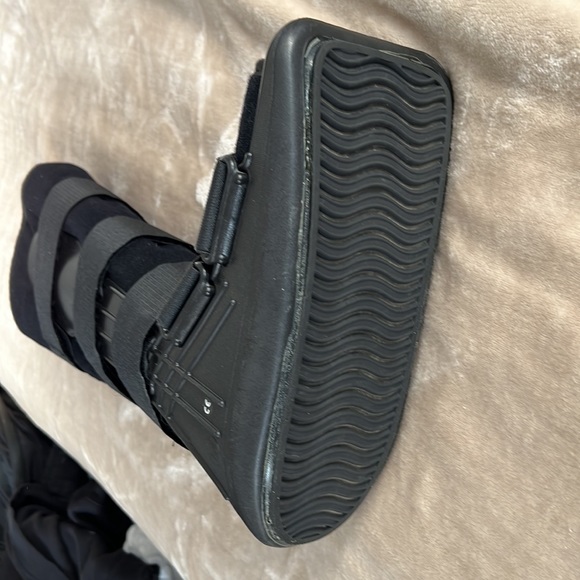 Medical medium boot - Picture 3 of 5